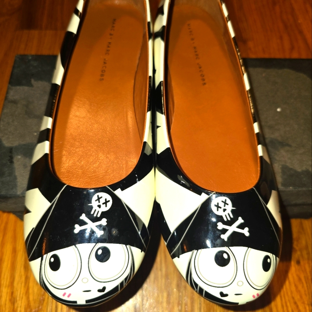 Marc by Marc Jacobs Pirate Flats NEW 39